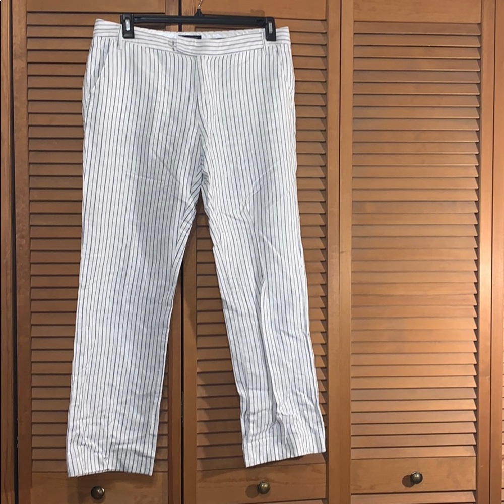 White/Navy pinstripe pants 🔸